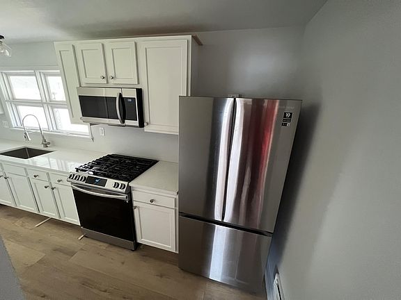 5th image of 2908 Tremont Dr
