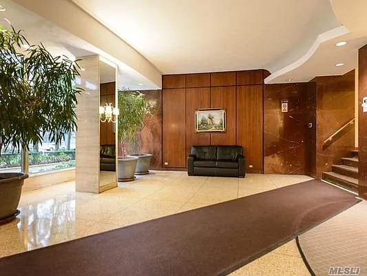 Sold by Daniel Gale Sotheby's International Realty | media 18