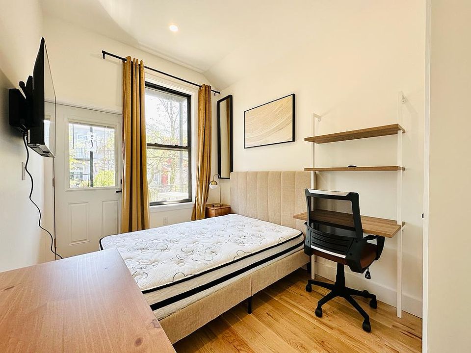 1st image of 1130 Jefferson Ave #532