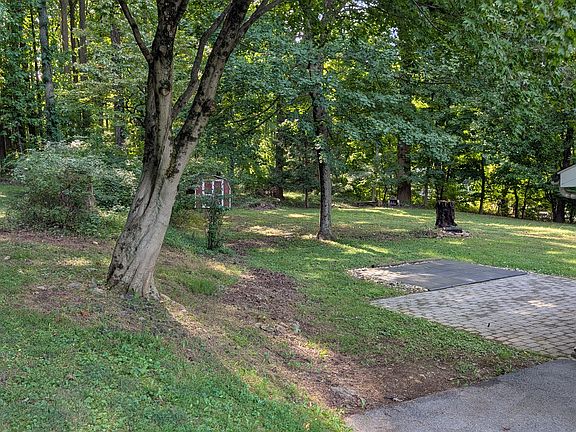 5th image of 4404 Reservoir Hill Rd