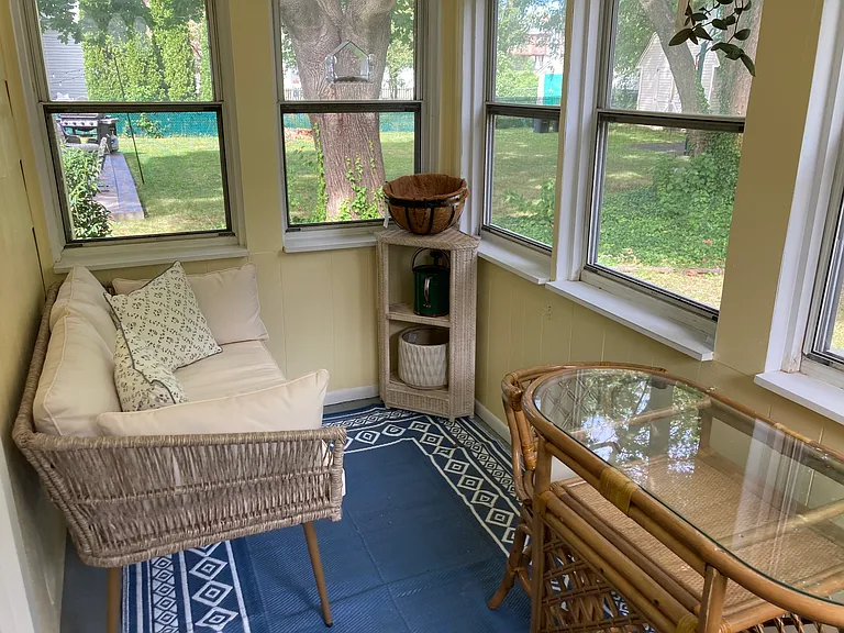 247 W Franklin Ave — Photo 12