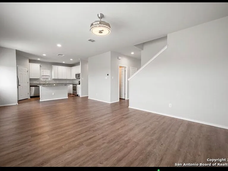 7615 Capstone Rdg — Photo 5