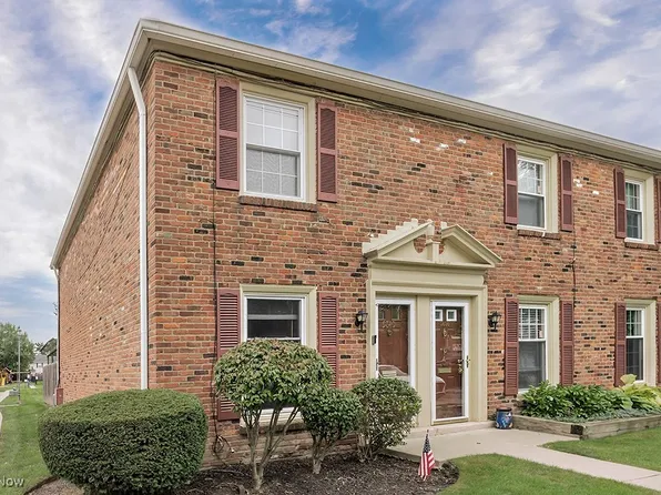 5840 Spotswood Dr, Lyndhurst, OH 44124