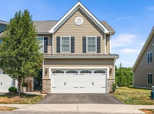 2035 Cool Springs Dr, Pittsburgh, PA 15234