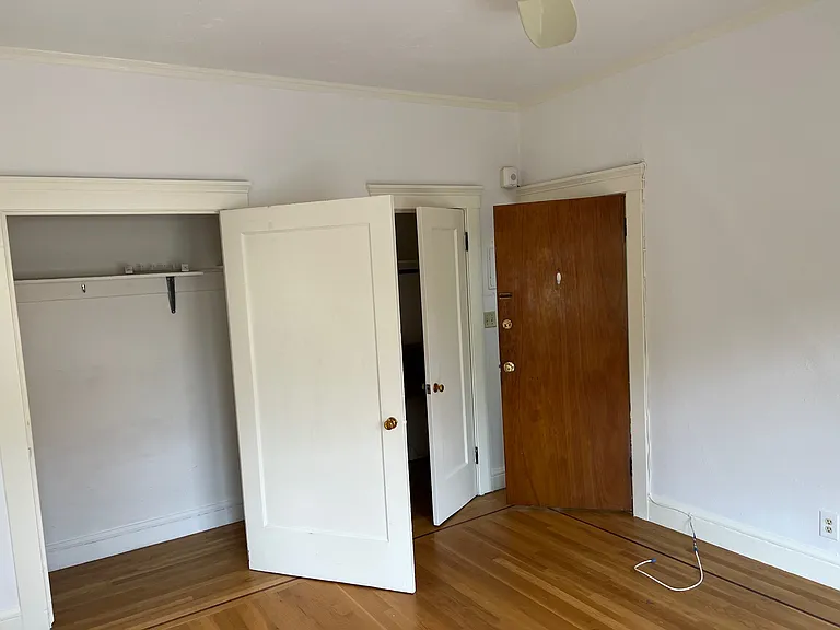 Staten AvenueApartments — Photo 9