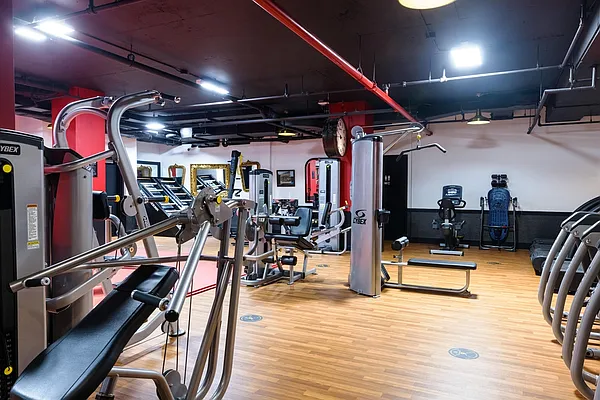 Rented by Greystar | media 13