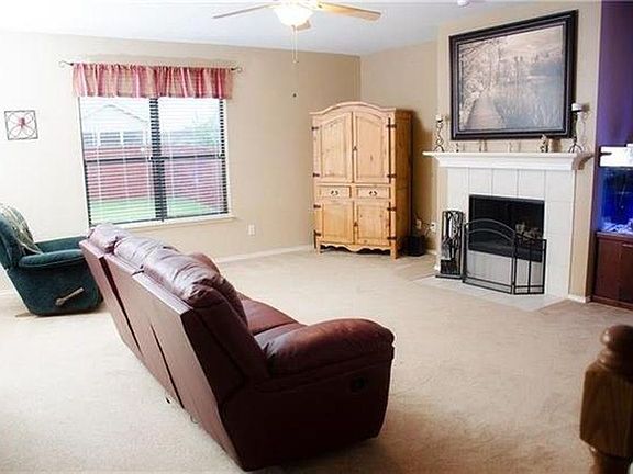 4th image of 8948 Silent Brook Ln