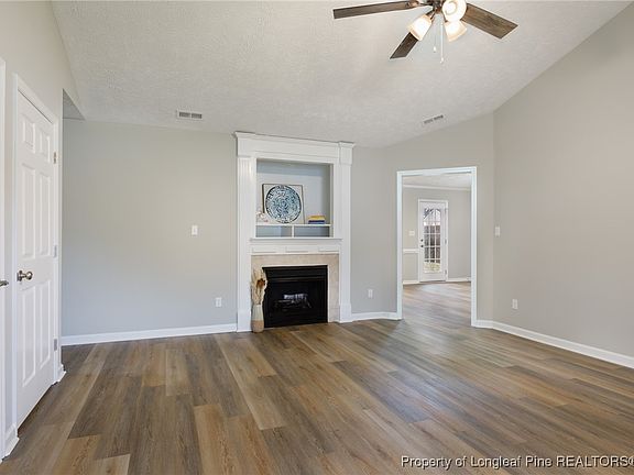5th image of 3678 Pioneer Dr