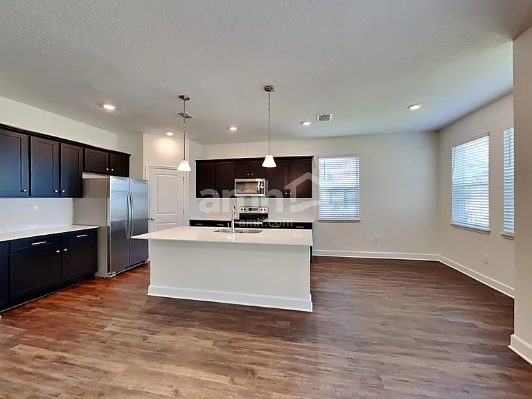 1131 Walden Pond Dr — Photo 5