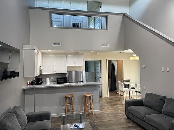 2nd image of 7201 Via Del Mar Cir #4
