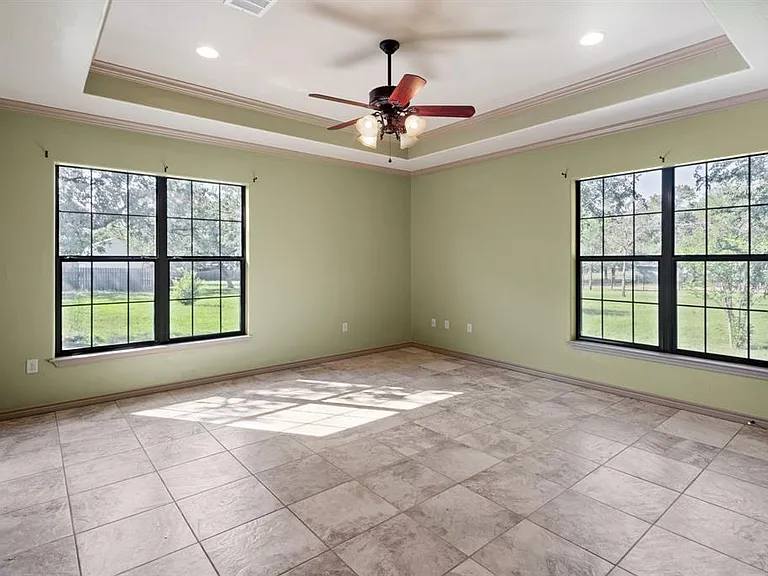 1404 Kings Valley Dr — Photo 17