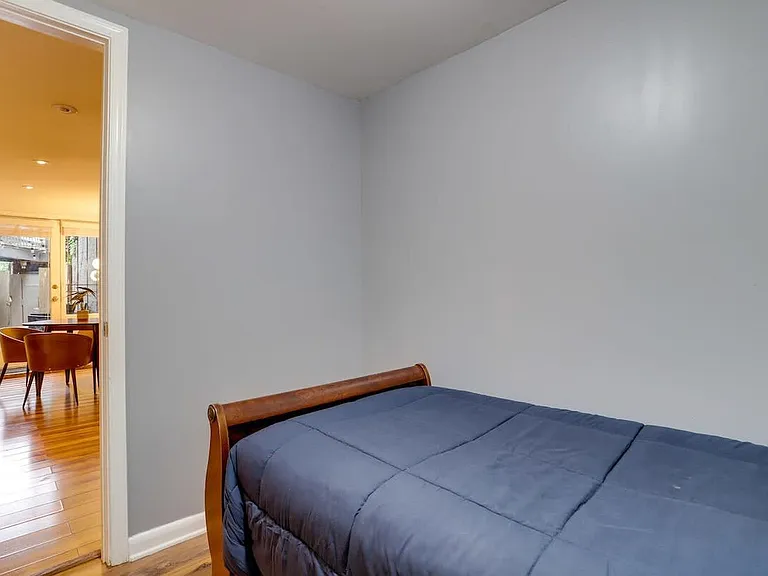 113 C St SE #1 — Photo 24