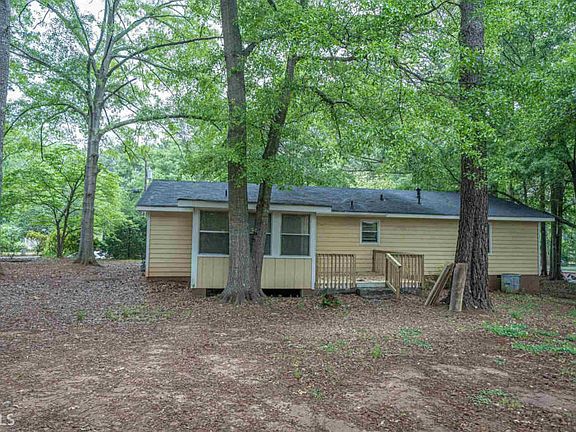 4th image of 34 Burney Dr