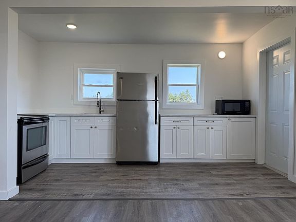 4th image of 2539 Melbourne Rd
