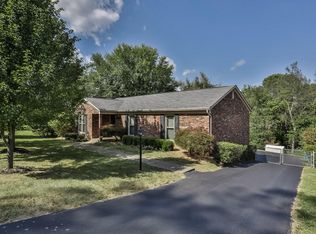 1019 Rollingwood Ln, Goshen, KY 40026