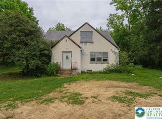 79 Mountain Lake Rd, Belvidere, NJ 07823