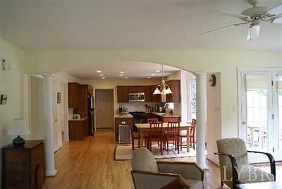 5th image of 107 Earls Ct