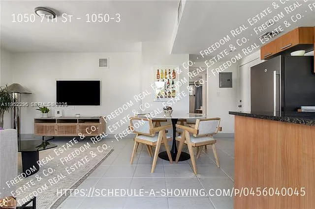 1050 7th St #3 — Photo 2