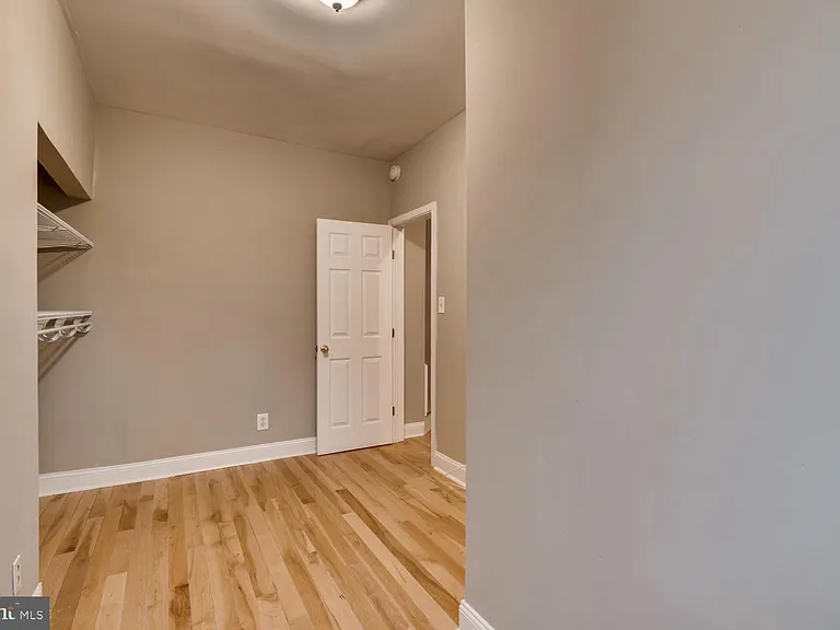 1020 W Lombard St — Photo 12