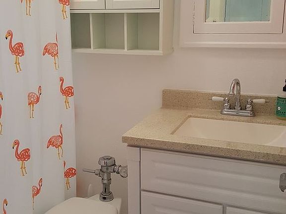 5th image of 506 1/2 20th Ave NE