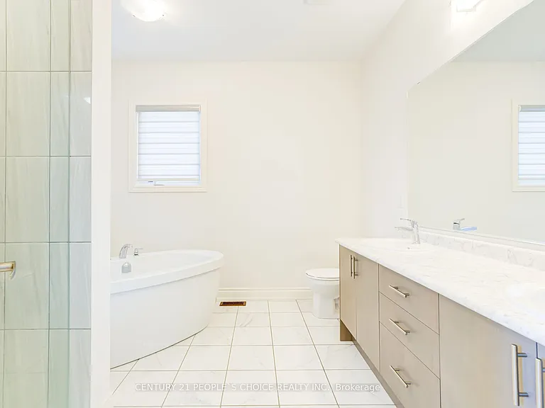 2237 Crystal Dr — Photo 25
