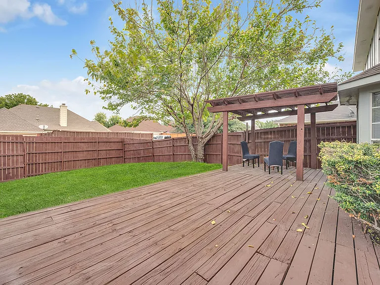 10304 Concord Dr — Photo 17