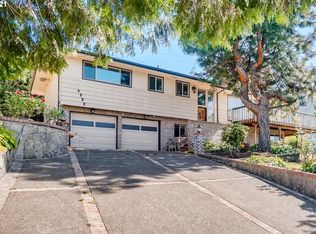 6330 SE Thorburn St, Portland, OR 97215