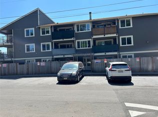 939 N 101st St UNIT 101, Seattle, WA