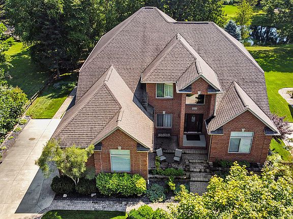 3rd image of 6212 Meadowlark Dr