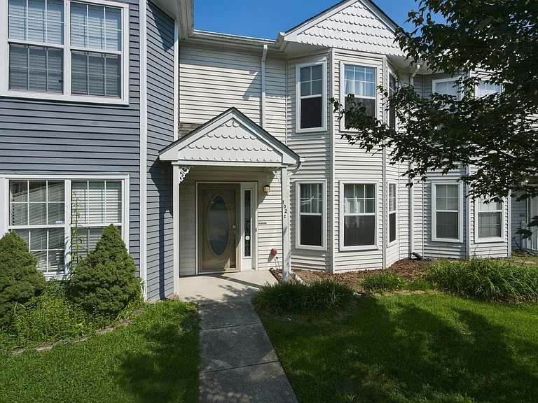 102C Heather Way — Photo 1