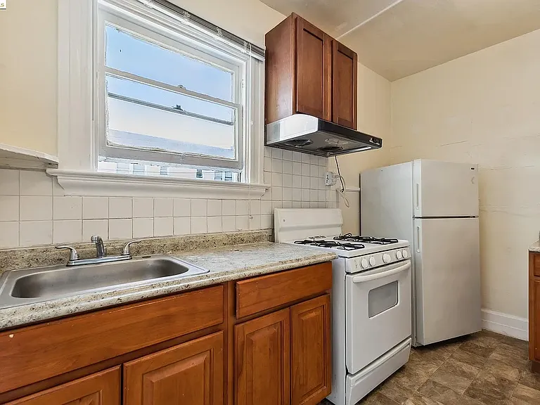 2306 Waverly St — Photo 28