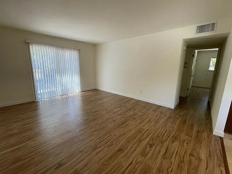625 Adams Street — Photo 2
