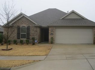 4400 W Murfield Dr, Rogers, AR 72758