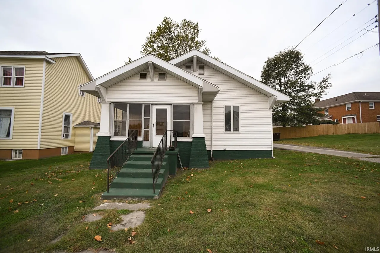 409 N Main St photo 1