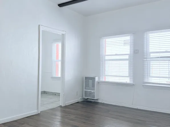 1025 S Orange Dr #204, Los Angeles, CA 90019