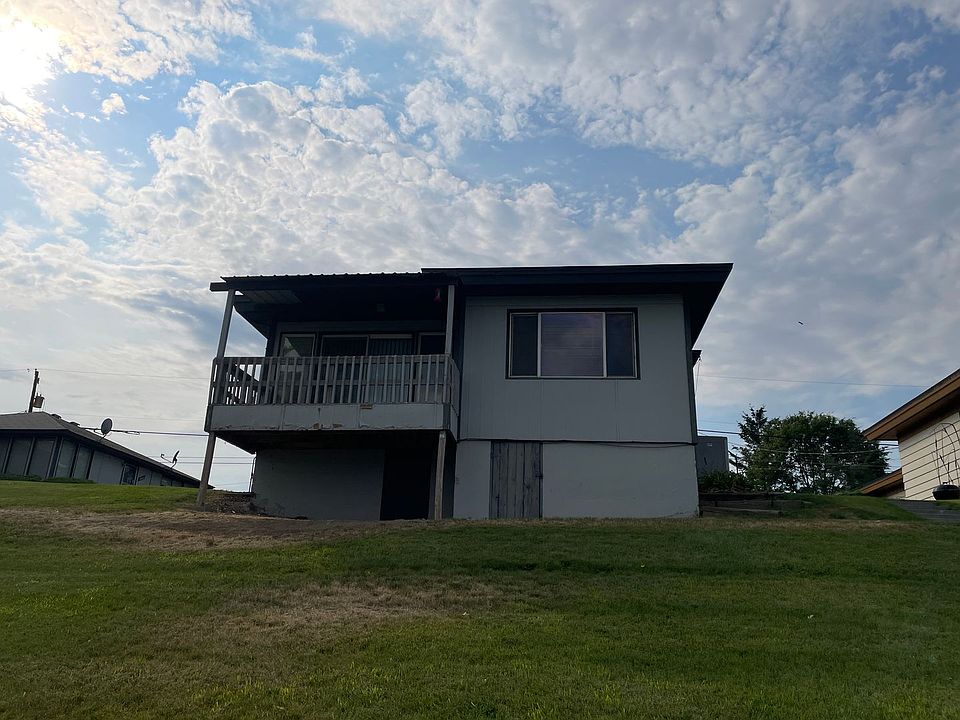 1st image of 1031 W Lakeside Dr