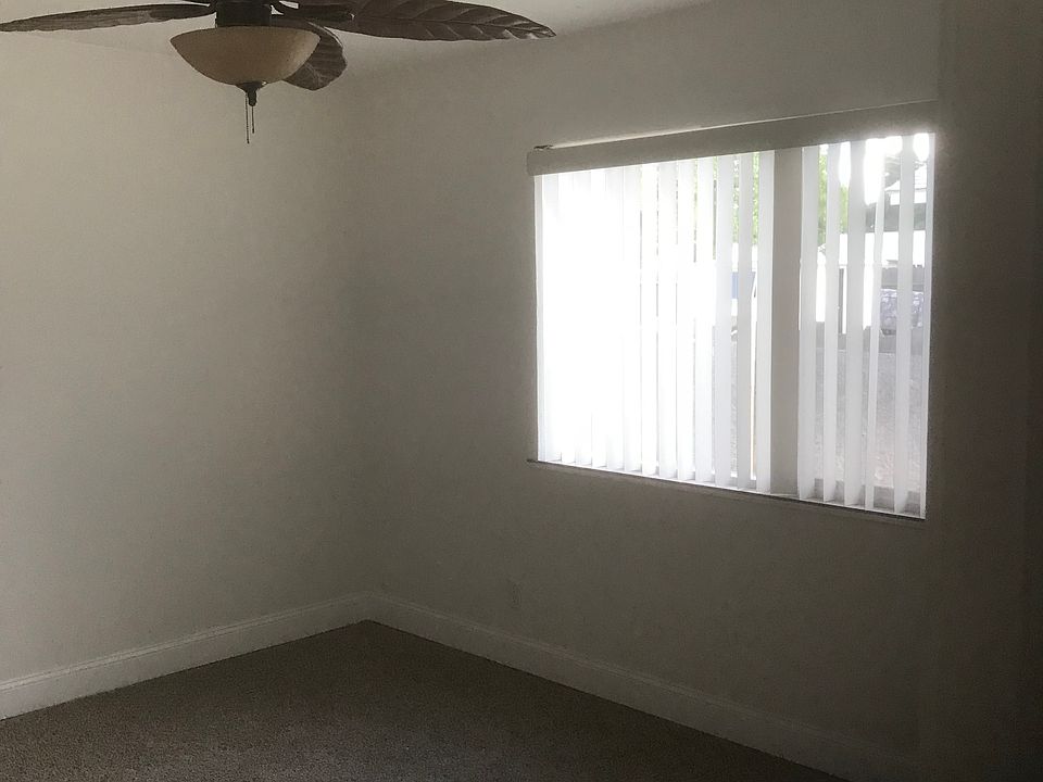 1st image of 105 Lombardy Ln