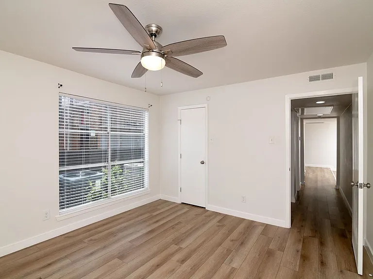 2722 Throckmorton St — Photo 28