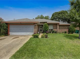 814 Larue Dr, Cedar Hill, TX 75104