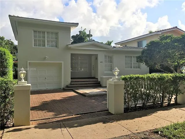3 bed, 3.0 bath, 1713 sqft, $6,250 — Photo 2