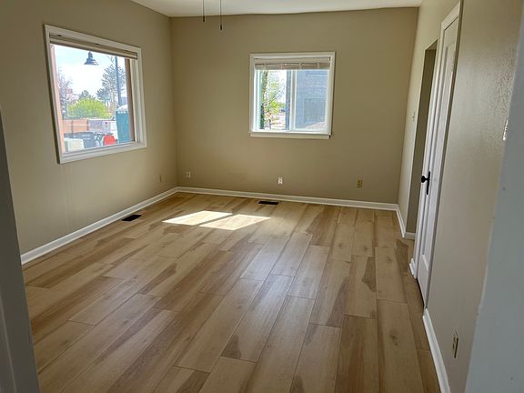 2nd image of 106 W Coal Creek Dr