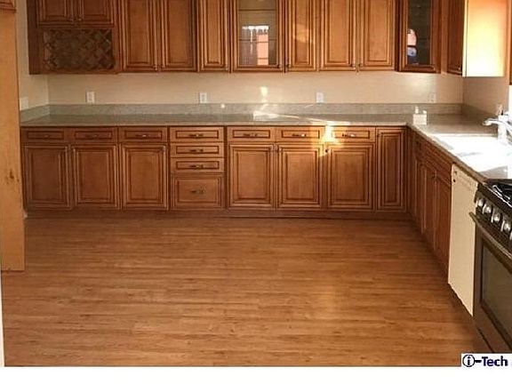 3rd image of 4635 La Crescenta Ave