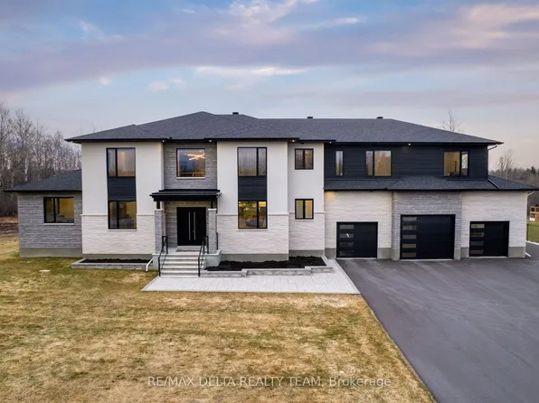 663 Ballycastle Cres, Ottawa, ON K1X 0A3