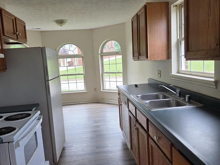 1000 Heathcliff Dr #1 — Photo 7