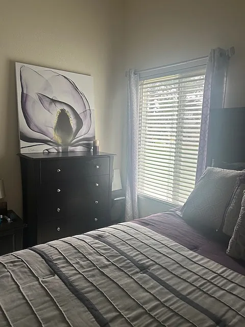 4 bed, 1725 sqft, $850 — Photo 2