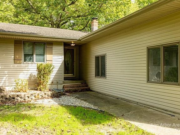 2nd image of 1116 Jeffrey Ln