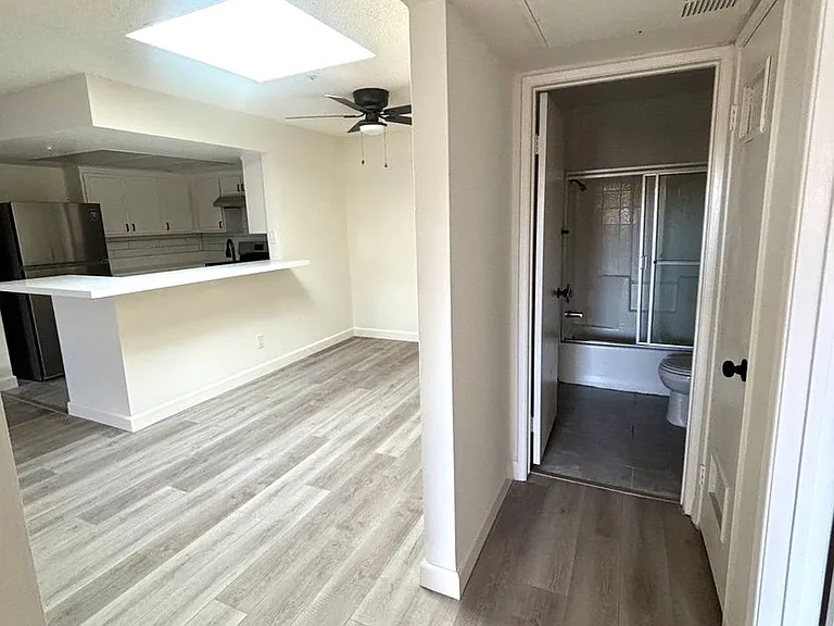 6331 Los Robles Ave — Photo 14