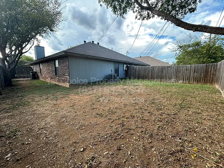 6320 Holiday Ln — Photo 22