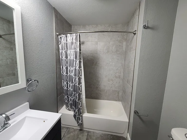 1006 E Wayne St #1/2 — Photo 5