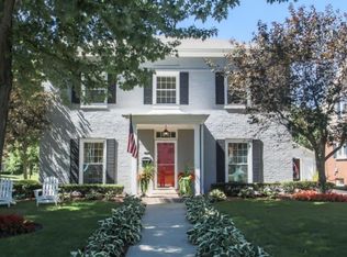 6003 N Bay Ridge Ave, Whitefish Bay, WI 53217